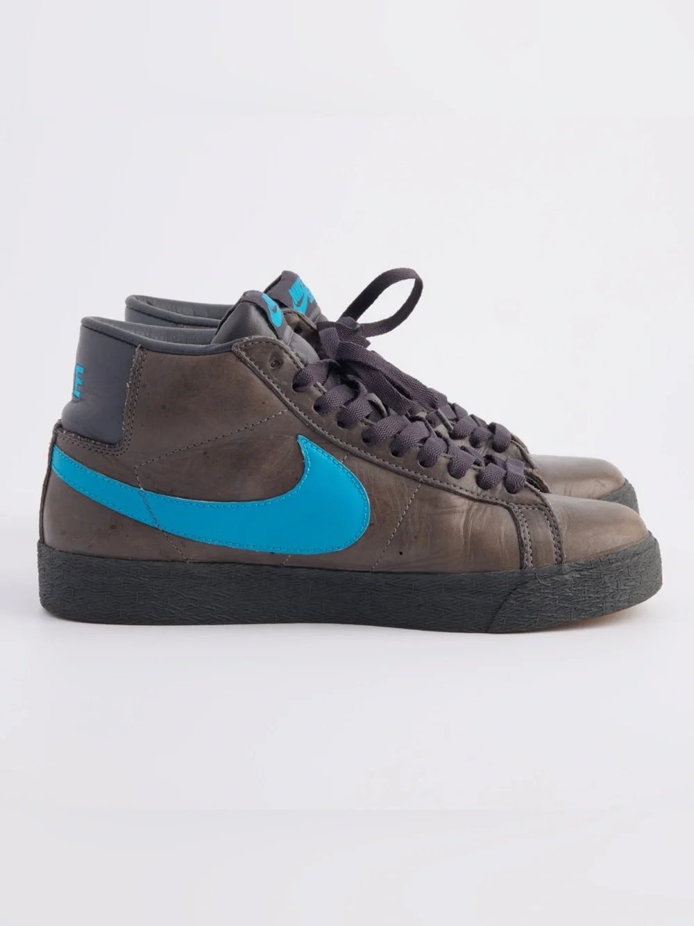 NIKE SB BLAZER MID